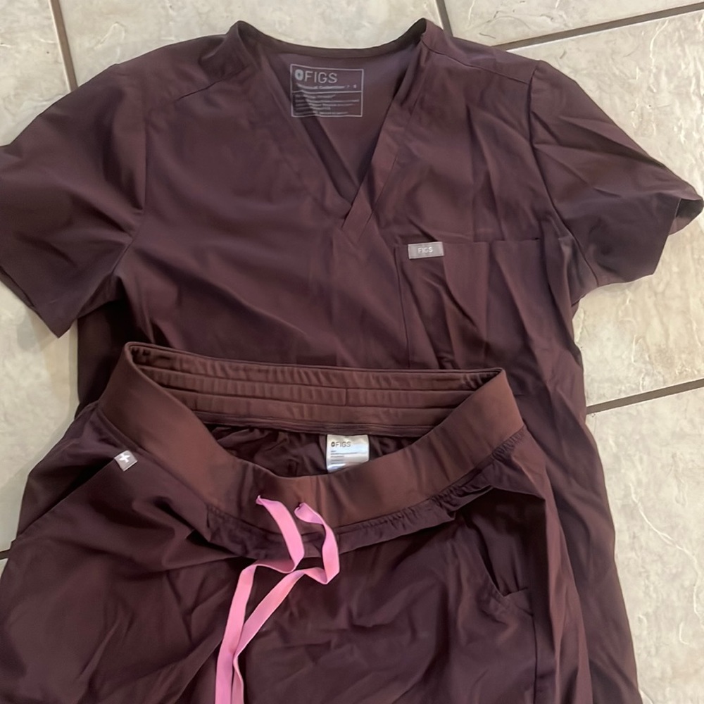 FIGS scrubs